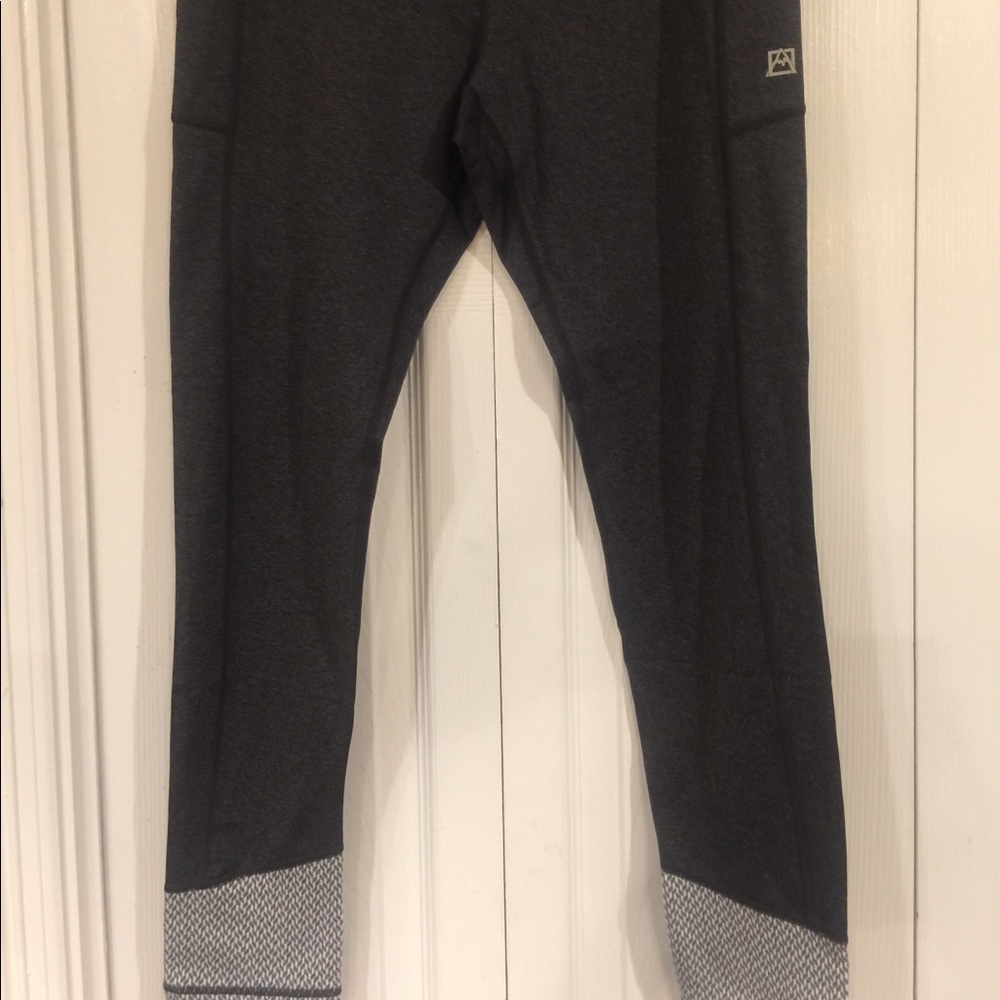 NWOT Avalanche Tights